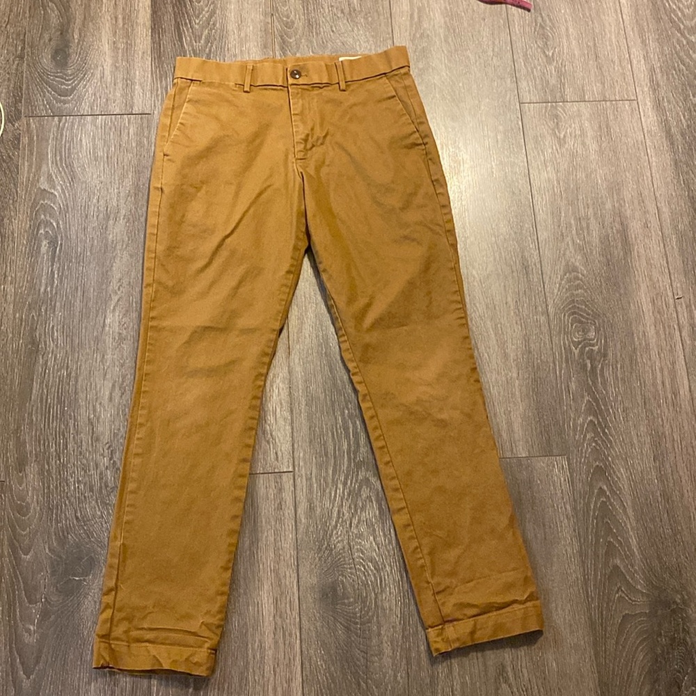 Gap Athletic Taper Khakis 30x30